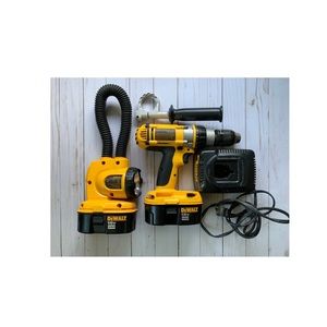Dewalt XRT Cordless Hammer Drill Kit & Floodlight